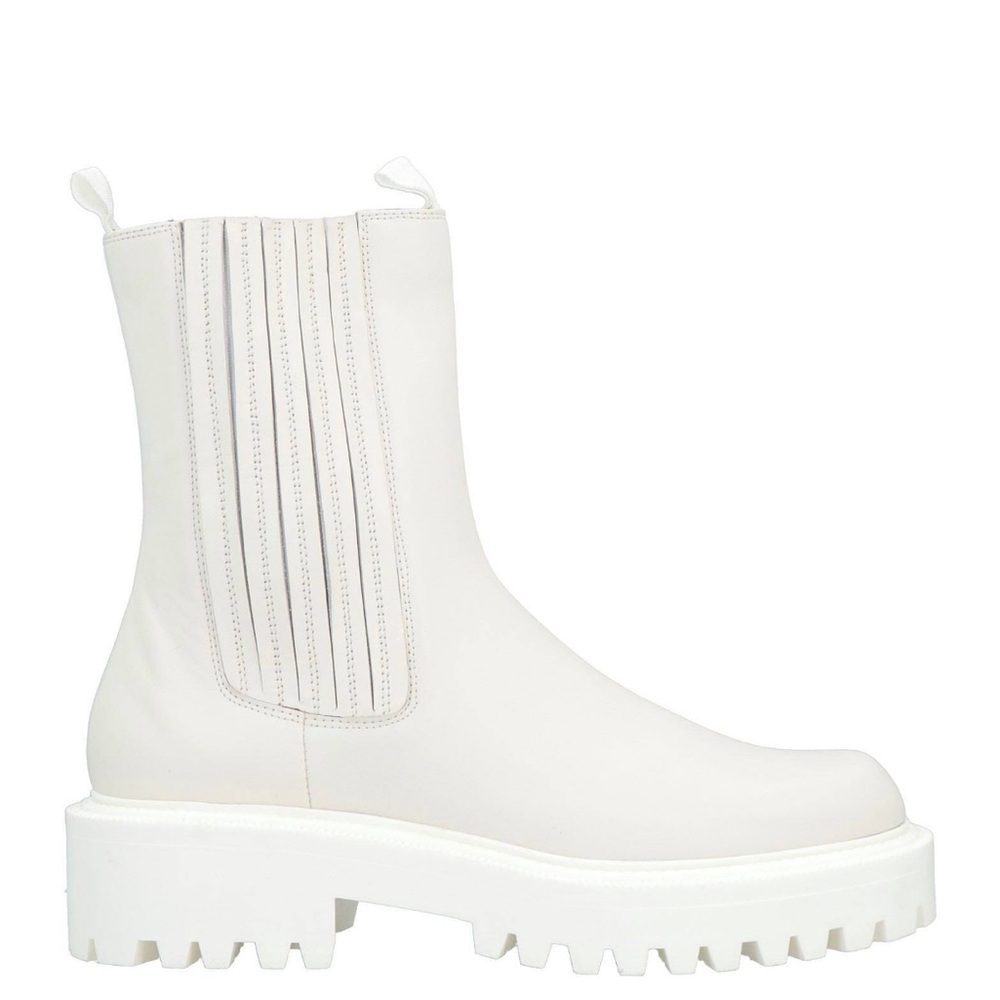 NWB Moto Boots / Chelsea Boot